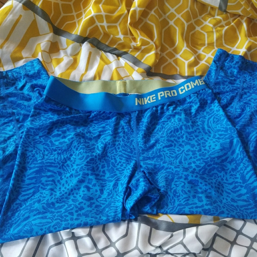 Nike pro